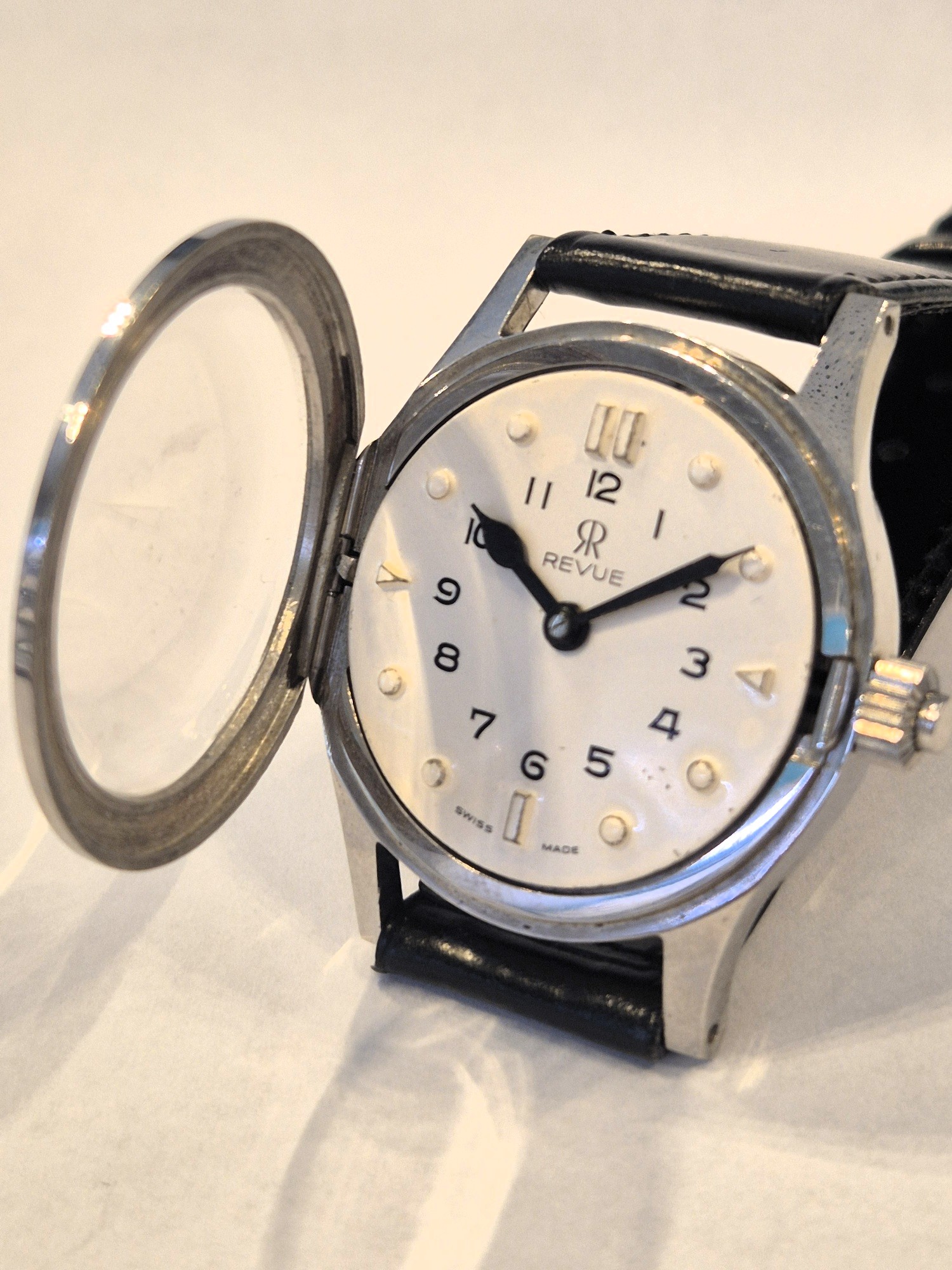 Revue Blinden Armbanduhr – Bild 2